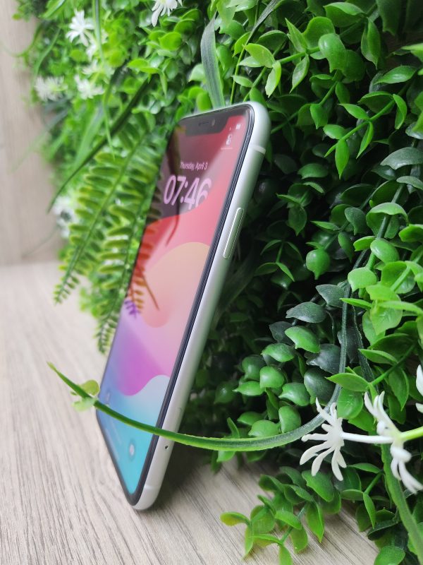 Apple iPhone XR 64GB (CPO) – Premium Quality | Unlocked | Assorted Colours - Image 4